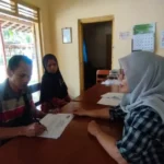 pendamping-desa-panjatan-dampingi-pencairan-blt-dana-desa-triwulan-iii-kepada-5-kpm-1791897698-1-750x536-1