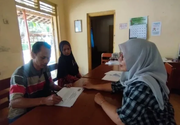 pendamping-desa-panjatan-dampingi-pencairan-blt-dana-desa-triwulan-iii-kepada-5-kpm-1791897698-1-750x536-1
