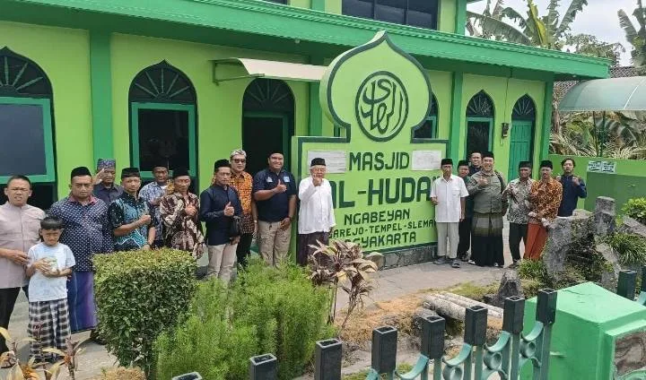 safari-shalat-jumat-membersamai-jamaah-dengan-ukhuwah-pemerintah-desa-silaturahim-dengan-masyarakat-padukuhan-ngabeyan-kalurahan-margorejo-kapanewon-tempel-sleman-1791551230-2