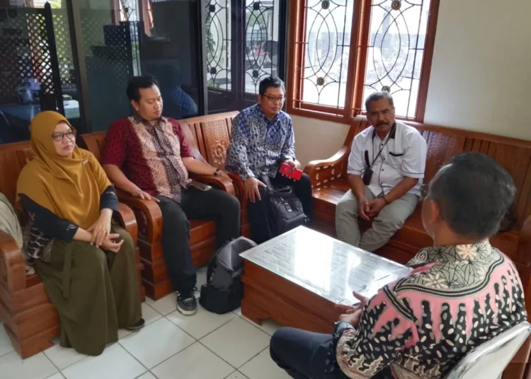 saparan-bekakak-warisan-adiluhung-ambarketawang-siap-mendunia-melalui-publikasi-kementerian-desa-1792985944-1-750x536-1