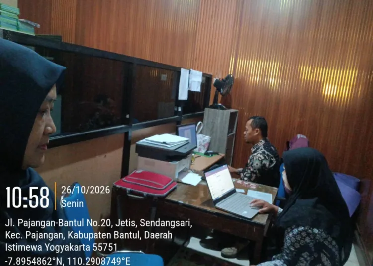 tpp-pajangan-fasilitasi-proses-pendaftaran-akun-elearning-hdw-di-kalurahan-sendangsari-pajangan-1793082059-1-750x536-1