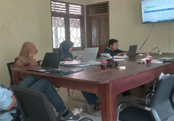 tuntaskan-pembenahan-administrasi-bumkal-asenat-natah-bersama-tpp-finalisasi-laporan-keuangan-20202026-1791895843-1-750x534-1
