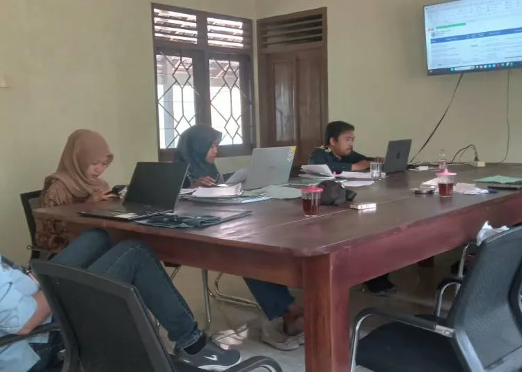 tuntaskan-pembenahan-administrasi-bumkal-asenat-natah-bersama-tpp-finalisasi-laporan-keuangan-20202026-1791895843-1-750x534-1